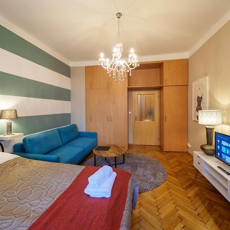 Dlouha Apartment With Balcony Прага Экстерьер фото